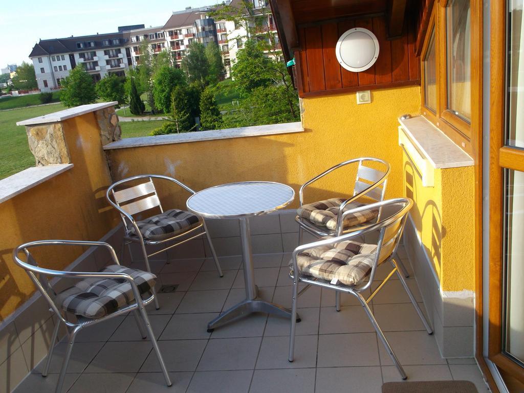 Birdland Panorama Apartman Bük Pokój zdjęcie